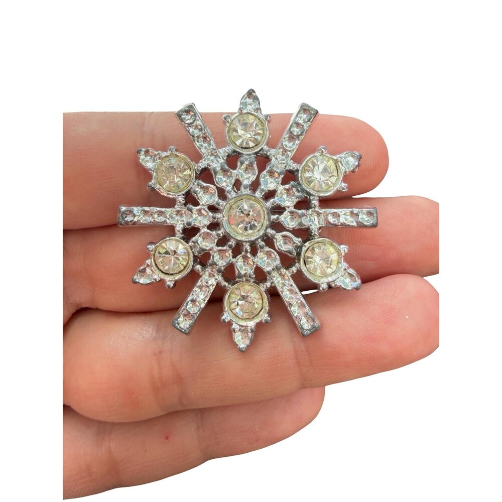 Vintage AWML Signed Silver Tone Rhinestone Snowflake - Picture 1 of 3